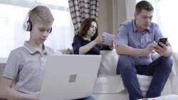 8 Quick Tips for Curbing Your Family's Screen Time