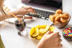 5 ingenious ways to stop all day snacking during quarantine